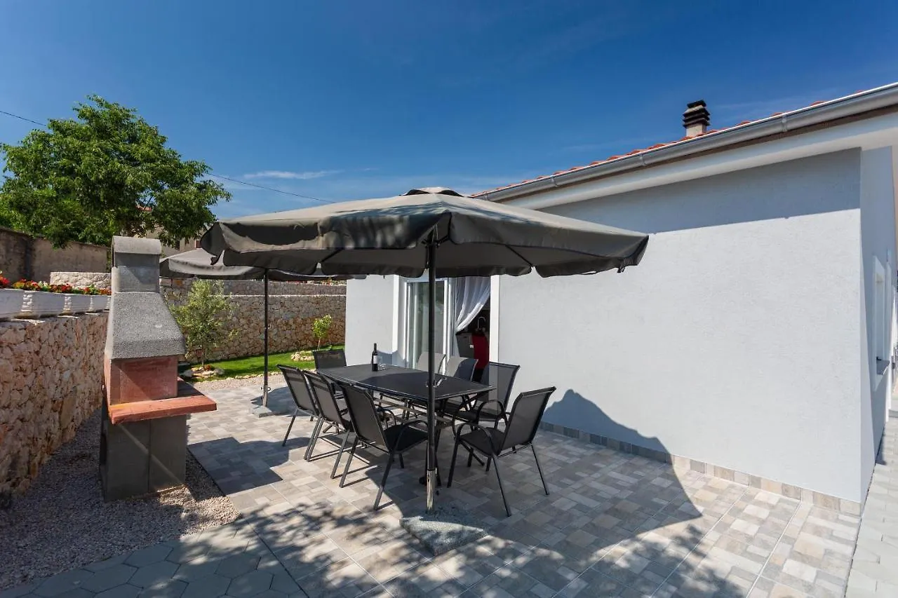 Villa Mia Garica 0*,